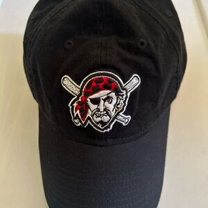 MLB Pittsburgh Pirates New Era Black Core Classic 9Twenty Adjustable Dad Hat